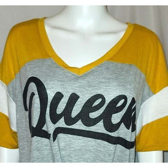 Hybrid Plus Size Knotted Front Queen Tee - Size 1X - Picture 5 of 8